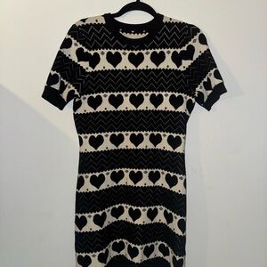 Black and Cream Sheath Mini Dress with Short Sleeves and Crew Neck